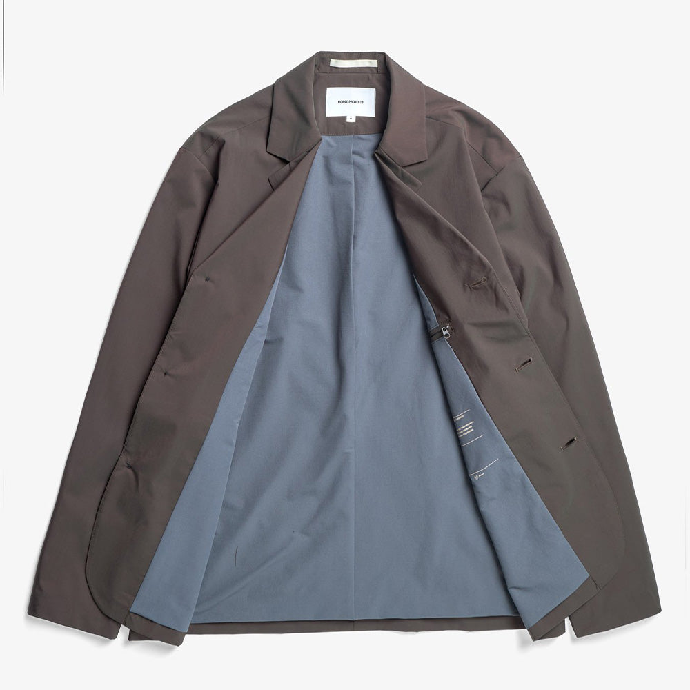 Norse-Projects-Nilas-Alpinix-Smart-Merino-Jacket-Sealbrown-N50-0287-01.jpg